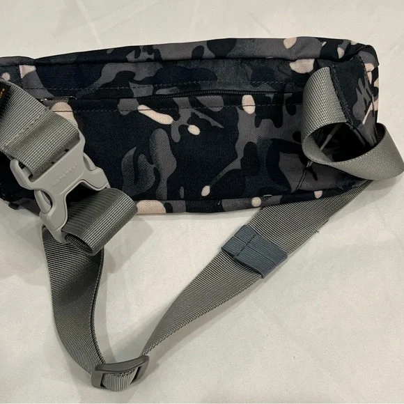 WATERFLY Fanny Pack for Women Men Water Resistant Belt Bag 4 Pockets - Picture 8 of 13